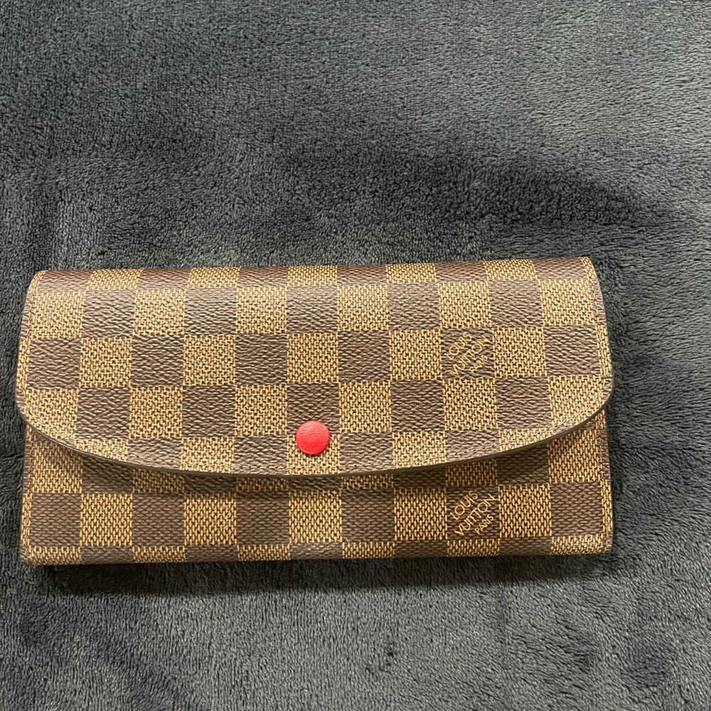 Authentic Louis Vuitton Emily Wallet  Damier Ebene